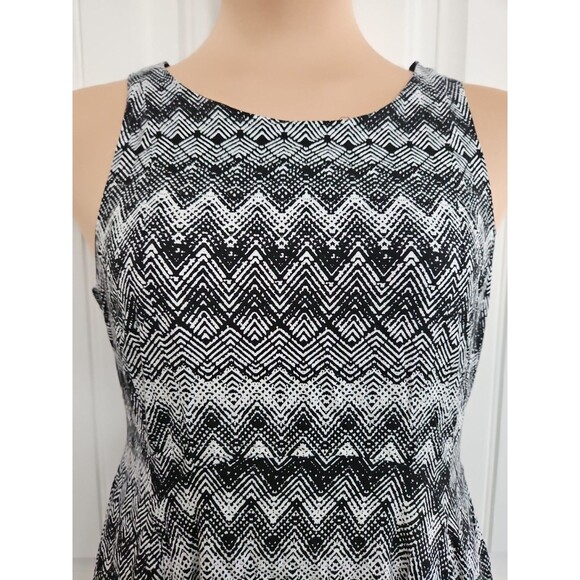 Torrid Chevron Challis Black & White Dress 12 Sleeveless Lined Back Zip Skater - Picture 3 of 8